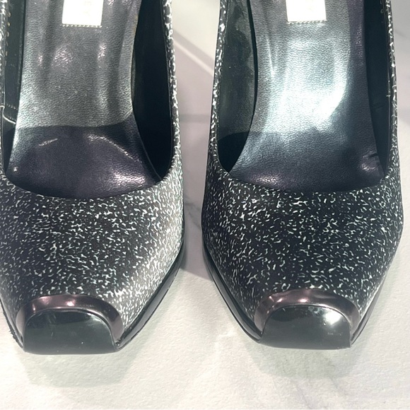 STELLA MCCARTNEY PUMPS/ HEELS SIZE 38.5 NAVY/BLACK PRINTED PUMPS - Picture 4 of 16